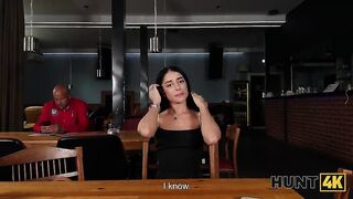 Выебал в туалете красивую незнакомку