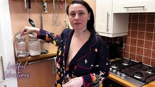 Парень с мачехой занимаются обоюдной дрочкой