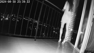 Горячий секс на балконе с худой телкой